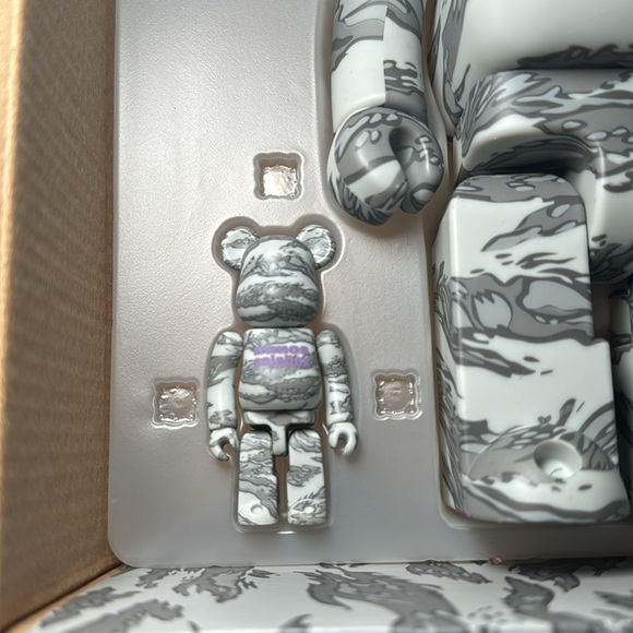 Authentic Bearbrick - Picture 4 of 12